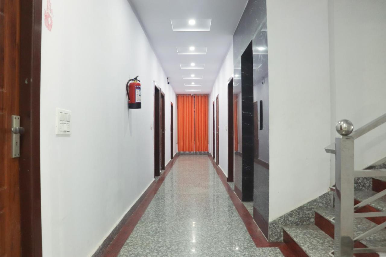 The Royal Galaxy Hotel Risikés Kültér fotó