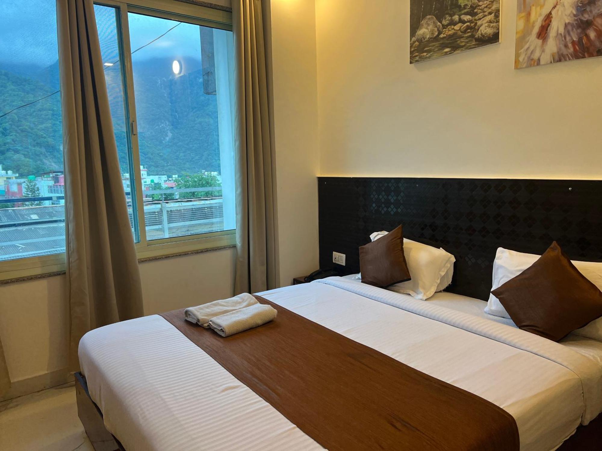 The Royal Galaxy Hotel Risikés Kültér fotó